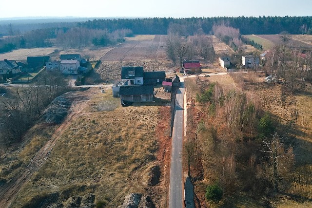 Łącznik pomiędzy ulicami Ostrowiecką a Wysoką.