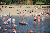 Letni wypoczynek na plaży w Charzykowach. Zdjęcia