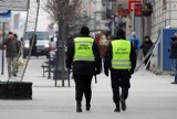 Straż Miejska w Łęczycy będzie patrolować ulice pieszo. Burmistrz chce sprzedać jedyny radiowóz