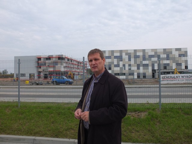 Prof. Jarosław Mamala, prezes PNT w Opolu mówi, że zgodnie z planami siedziba parku ma być gotowa w marcu 2015 roku.