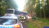 Tragiczny wypadek pod Ostródą 24.09.2018 roku. Autobus zderzył się z ciężarówką. 7 dzieci w szpitalu, dwie osoby nie żyją [zdjęcia, wideo]