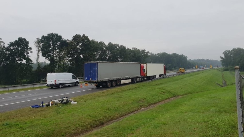 Wypadek na autostradzie A4. Zderzyły się trzy ciężarówki