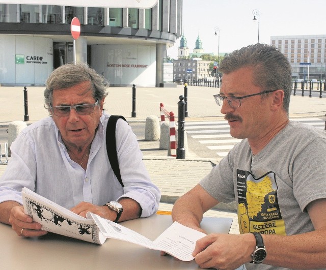 Janusz Gajos i Eugeniusz Pryczkowski podczas lekcji kaszubskiego