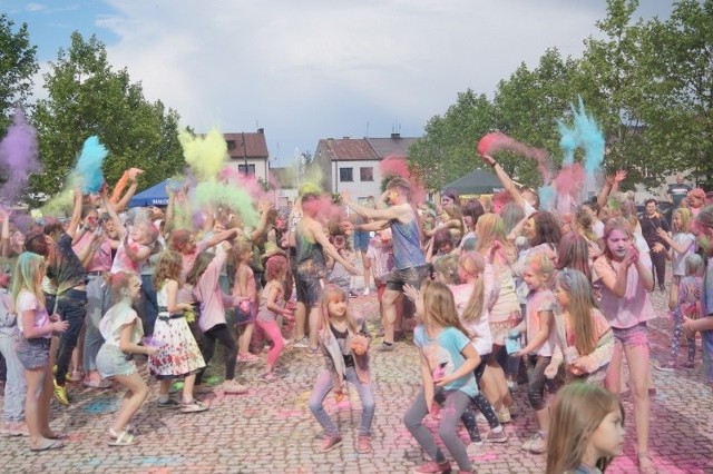 W ubiegłym roku białobrzeski Festiwal Kolorów odbył się z okazji Dnia Dziecka, także na placu Zygmunta Starego.