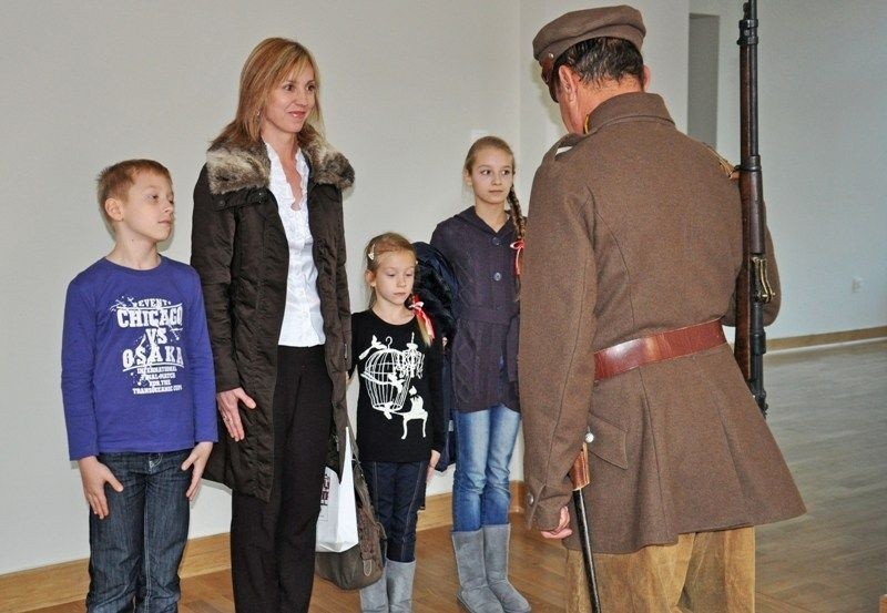 Żywa lekcja historii z Piłsudskim w Suwałkach 