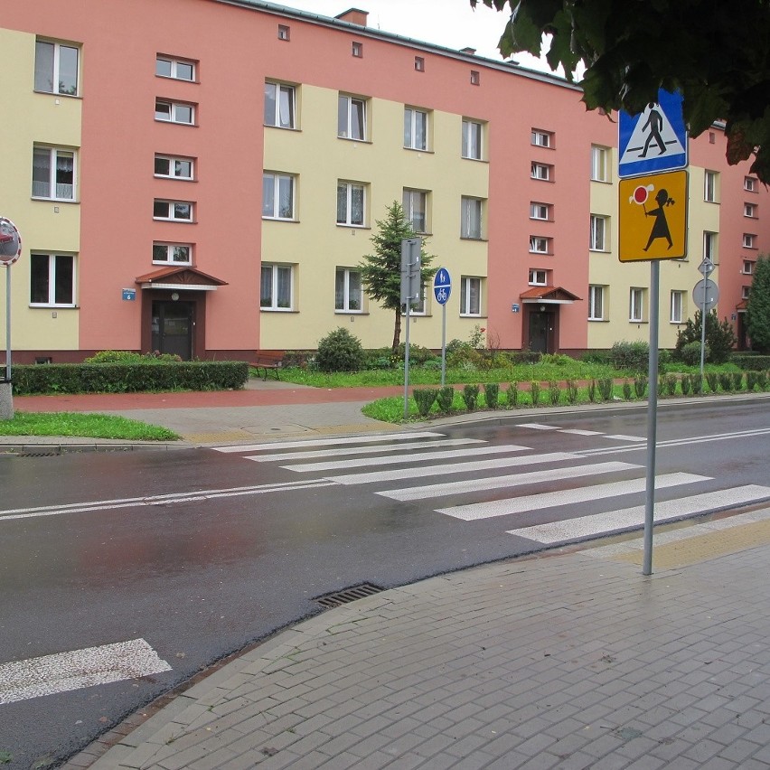 Wypadek w Oświęcimiu. Na przejściu dla pieszych 15-latek został potrącony przez fiata seicento [ZDJĘCIA]