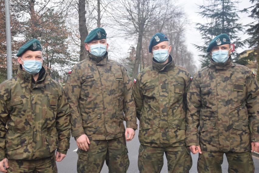 Żołnierze sieradzkiej brygady walczą z koronawirusem w całej Polsce - ZDJĘCIA