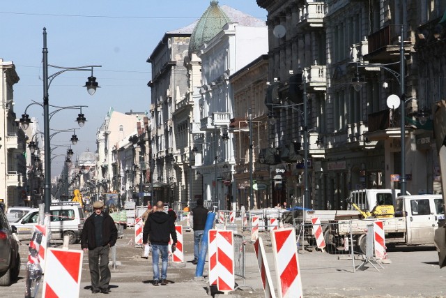 Remont Piotrkowskiej w ostatniej fazie, więc na jej przecznicach spore utrudnieniaFot: Grzegorz Gałasińsk