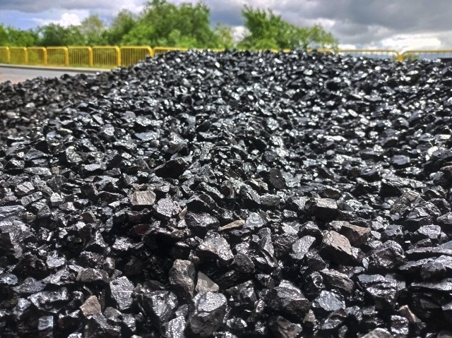 Dodatek w wysokości 3 tys. zł będzie przysługiwał gospodarstwom domowym, gdzie źródłem ogrzewania są piece na węgiel.