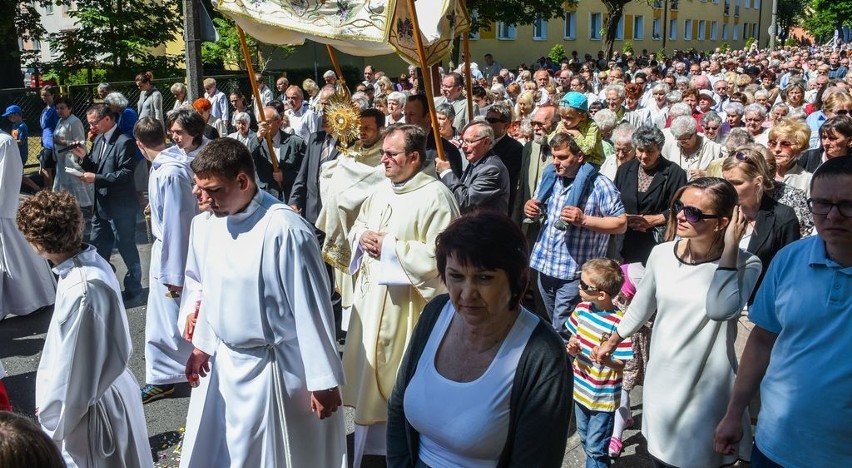 Parafia pw. Opatrzności Bożej przy ul. Sandomierskiej w...