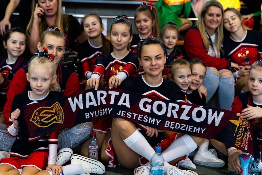 Cheerleaderki Warty Gorzów wracają z mistrzostw z medalami