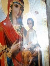 Cudowna ikona w Terespolu? Wierni wierzą, że z obrazu płyną wonne łzy