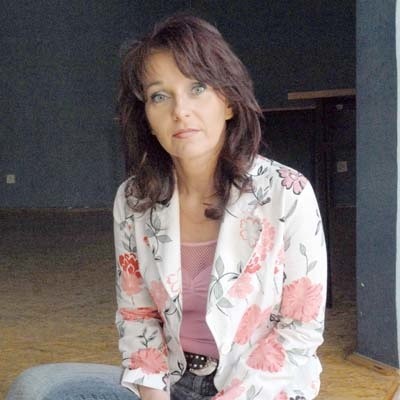 Jolanta MatuszkiewiczMieszka w Czerwieńsku. Hobby: literatura, muzyka, film.