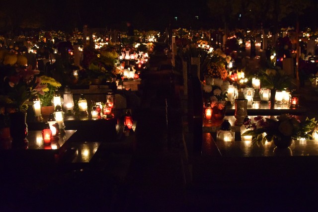 Cmentarze nocą są piękne