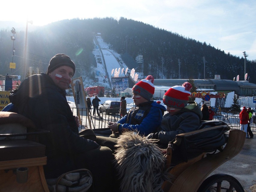 Zakopane. Kibice szykują się na skoki narciarskie [ZDJĘCIA]