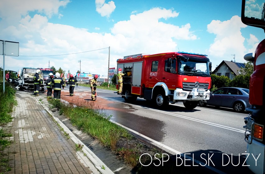 Pożar busa w Belsku Dużym.