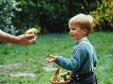 Najlepsze zabawy wielkanocne dla dzieci. Dzięki nim urozmaicisz czas maluchom w twojej rodzinie. 11 propozycji 