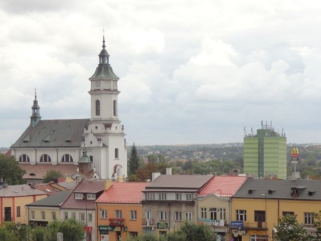 Dawniej kościół, a obecnie kolegiata św. Michała góruje nad Ostrowcem już od 400 lat.