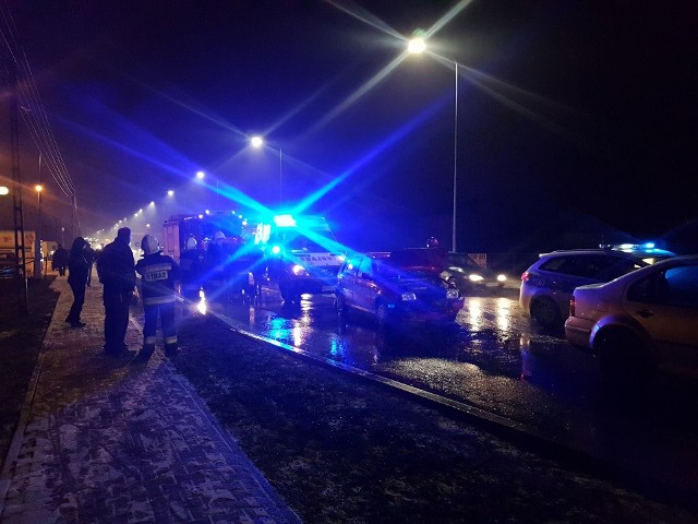 Wieczorny wypadek na ulicy Słowackiego w Skaryszewie. 