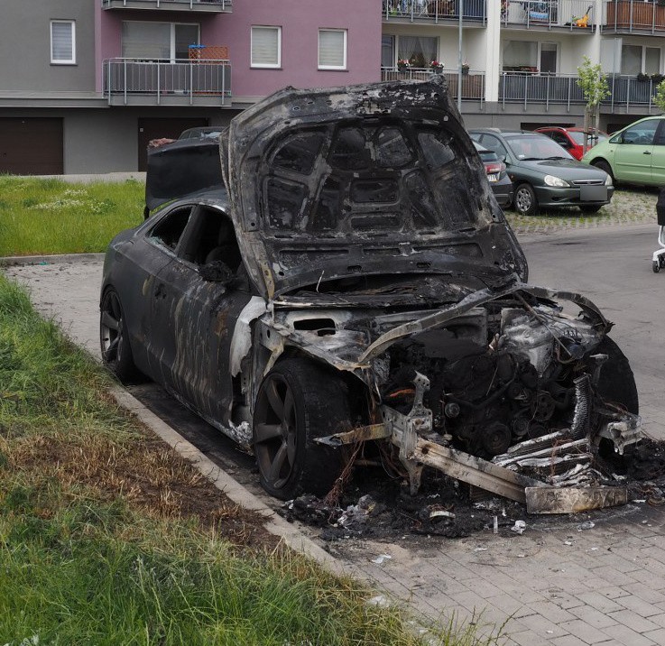W Koszalinie spłonęło auto osobowe