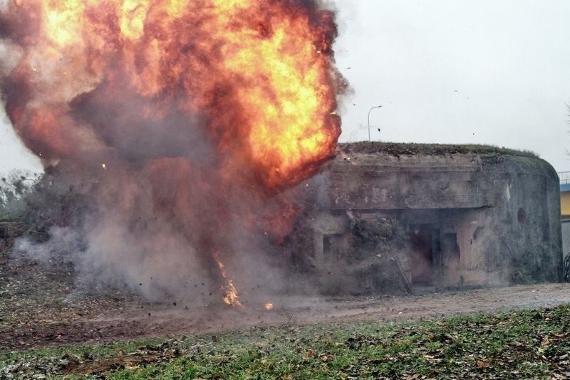 Nowogród: Schron przy moście scenerią dla filmu ,, Bogom nocy równi" (zdjęcia)