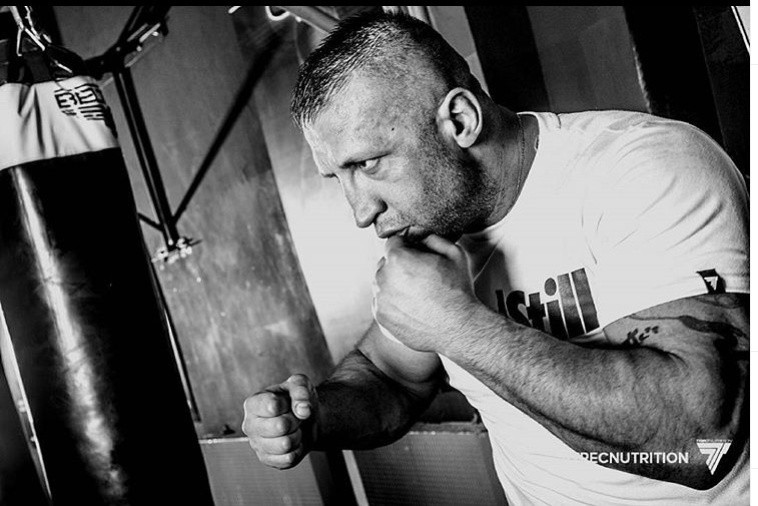 Krótka historia trenera boksu z Gdańska, który lubi pomagać innym