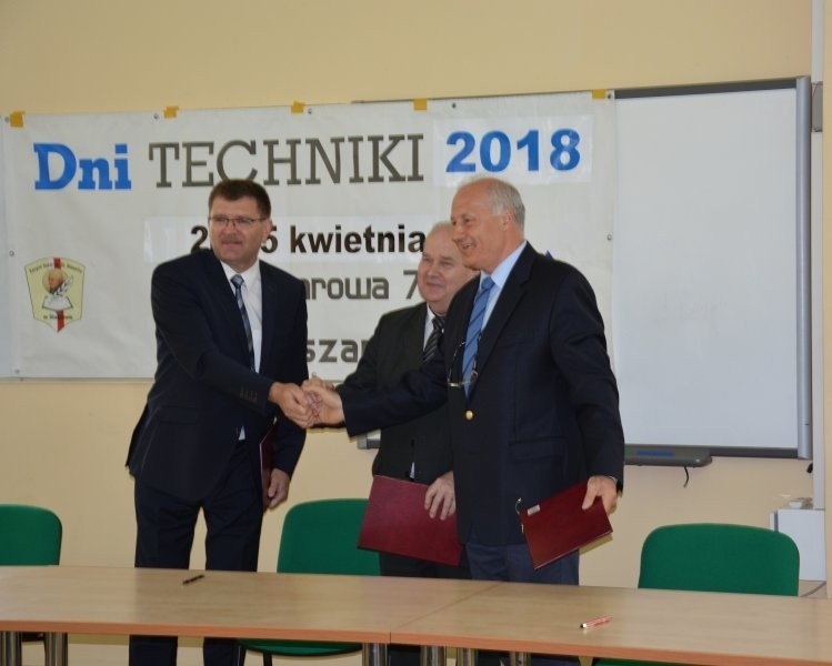 Dni Techniki w "Staszicówce".  Zachwycające pokazy i nowe zawody (ZDJĘCIA) 