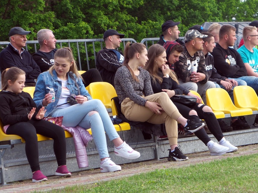 Gminne derby rozegrane w Gniewczynie były bardzo zacięte.