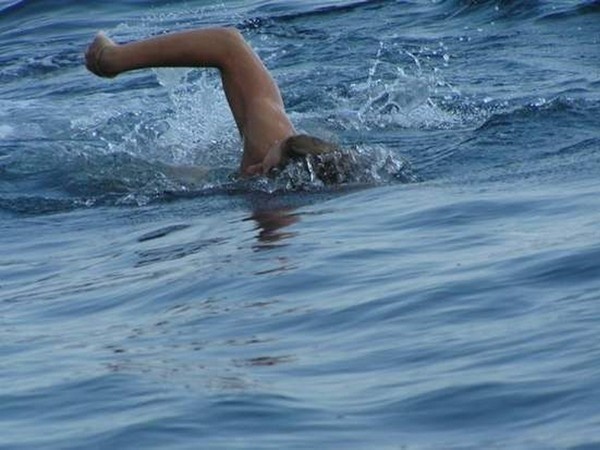 W środę, 15 sierpnia, na plaży przy hotelu Neptun rozegrane zostaną I Zawody Pływackie przez jezioro Miejskie.