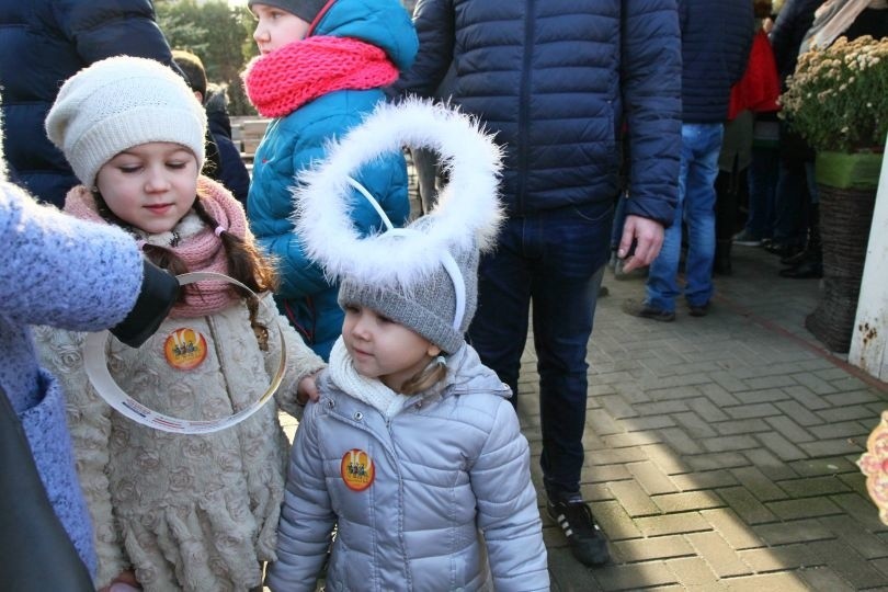 Brzeziny. Święto Trzech Króli w Brzezinach. W orszaku szły setki osób [zdjęcia]  