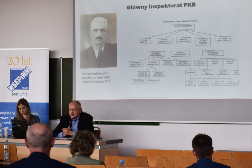 Badacze dyskutowali w Kielcach o formacjach policyjnych na przestrzeni 100 lat