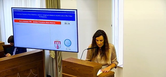 Marta Michalska-Wilk, zastępca prezydenta Radomia przedstawiła informację na temat nielegalnych składowisk odpadów przy ulicy Ofiar Firleja i Wielkopolskiej.