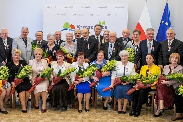 Jubilaci z gminy Krzeszowice otrzymali  Medale za Długoletnie Pożycie Małżeńskie nadane przez prezydenta RP