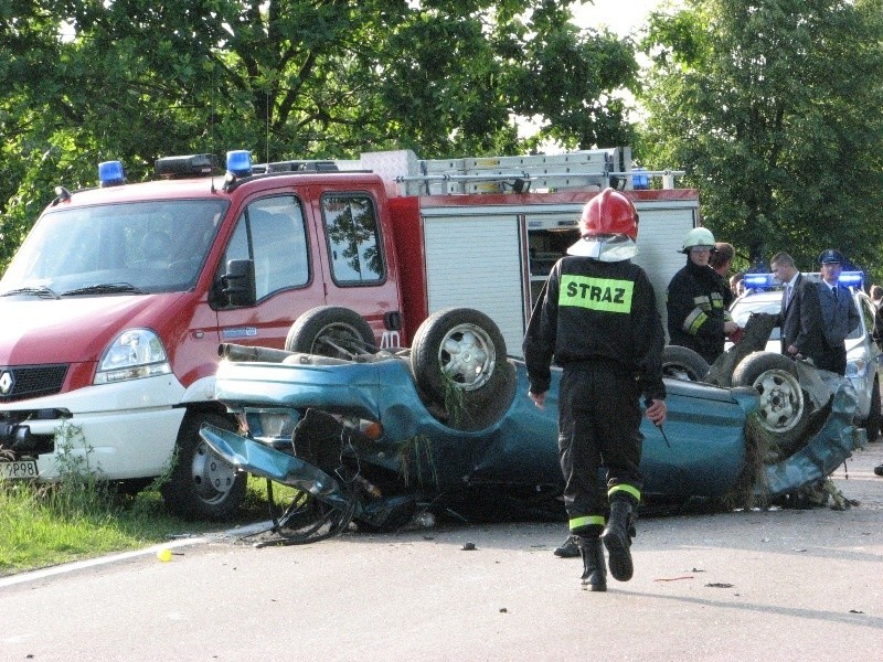 Wypadek w Malkini Dolnej. 3 osoby w szpitalu.