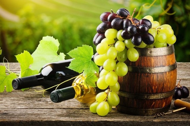 Właściciele winnic, którzy chcą sprzedawać własne wino powinni złożyć wniosek do 15 lipca.