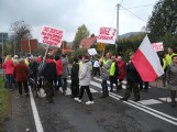 Protest pod Wałbrzychem. Mieszkańcy domagają się nowego chodnika