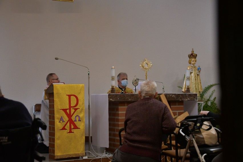 Wojna jest wielkim nieszczęściem - mówił biskup kielecki Jan Piotrowski w Piekoszowie, nawiązując do sytuacji na Ukrainie. Zobaczcie wideo 