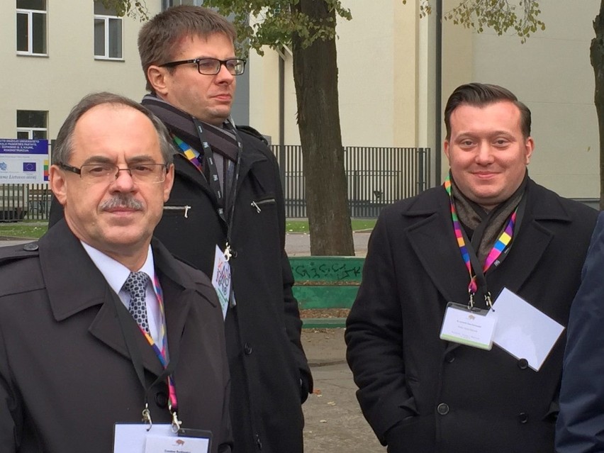 Krzysztof Stawnicki (z prawej), radny miejski PiS w...
