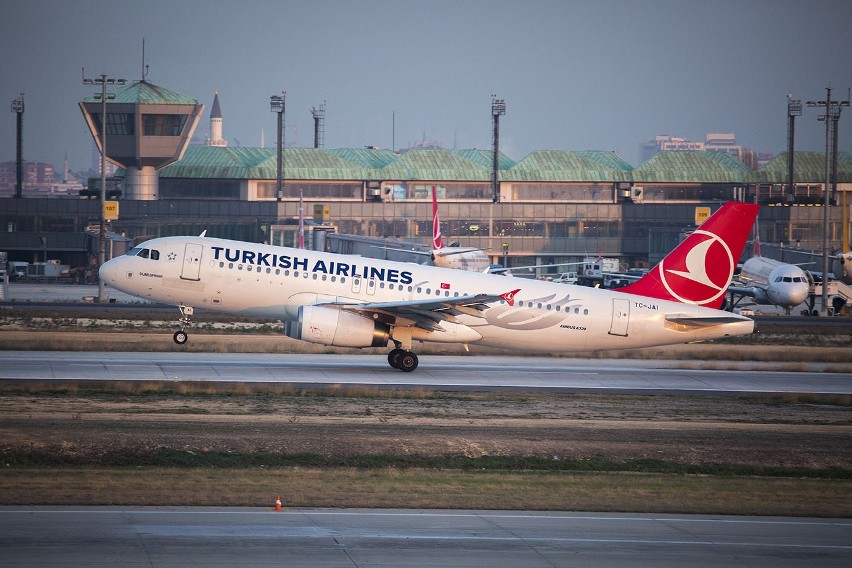 Tureckie linie lotnicze będą woziły pasażerów z lotniska w...