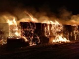 Duży pożar przy autostradzie A4. Płonęła sterta słomy