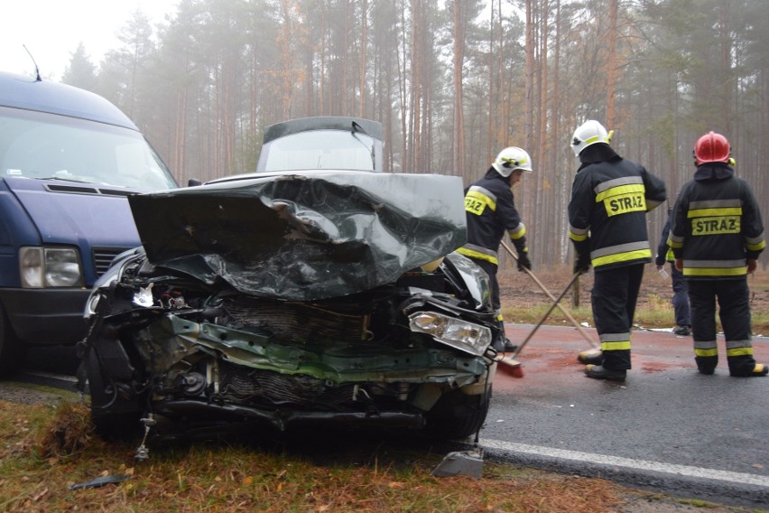 Wypadek z udziałem trzech pojazdów na drodze ze Szczecinka...