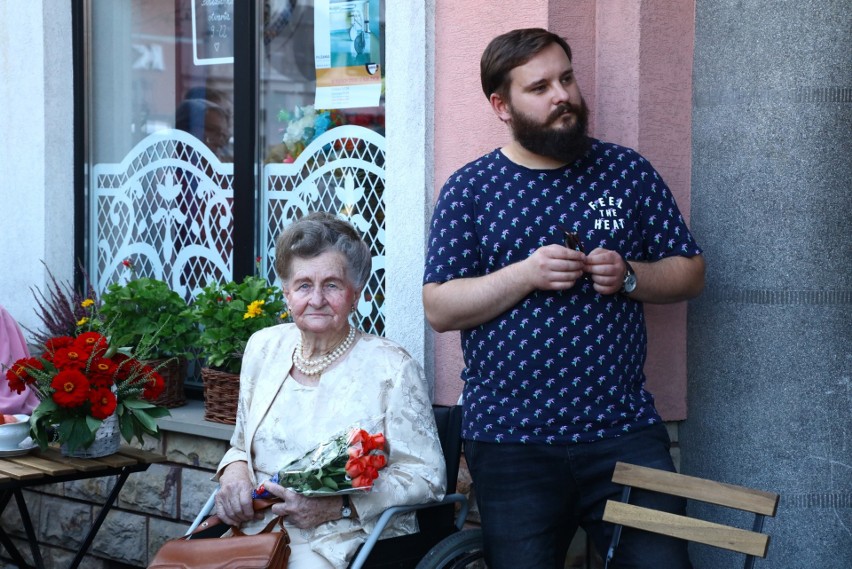 Myślenice. Kolorowa wystawa w nowej klimatycznej galerii