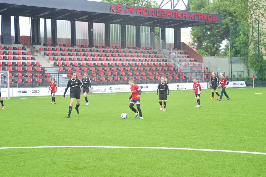 Prądniczanka Kraków ma nowoczesny obiekt. Zobacz efektowny stadion im. Władysława Kawuli [ZDJĘCIA]