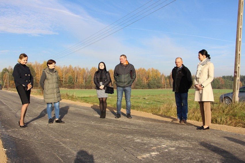Zakończyły się prace przy budowie kolejnej drogi w gminie Przytyk. Zmodernizowano odcinek między Potkanną a Feliksowem