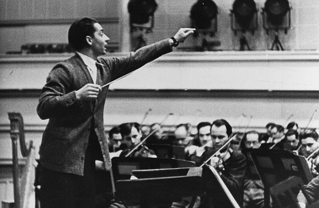 Rok 1941. Herbert von Karajan dyryguje