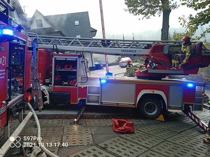 Pożar w Vilii Rubinstein w Wiśle. Ogień w SPA, jedna osoba...