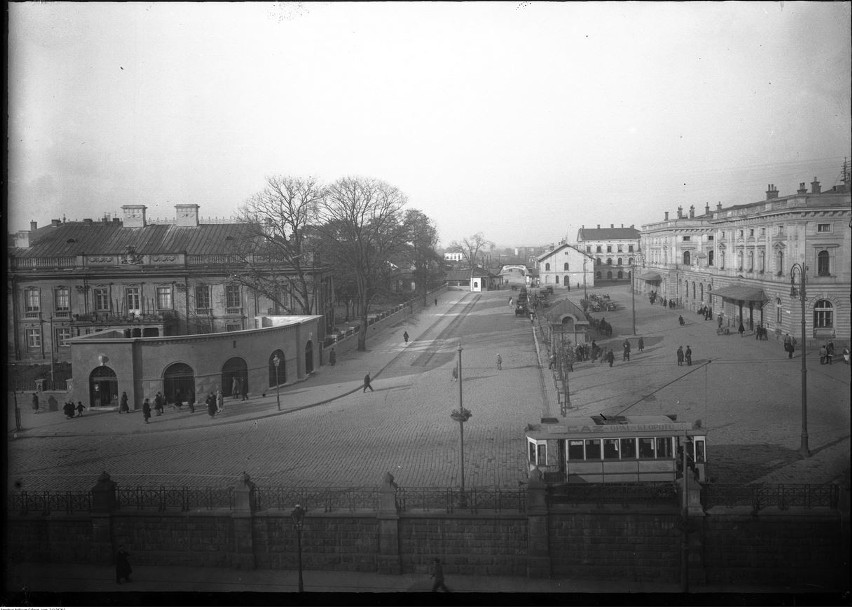 Tramwaje przed 1945 rokiem w Krakowie, nie uwierzysz, gdzie kiedyś były szyny [GALERIA]