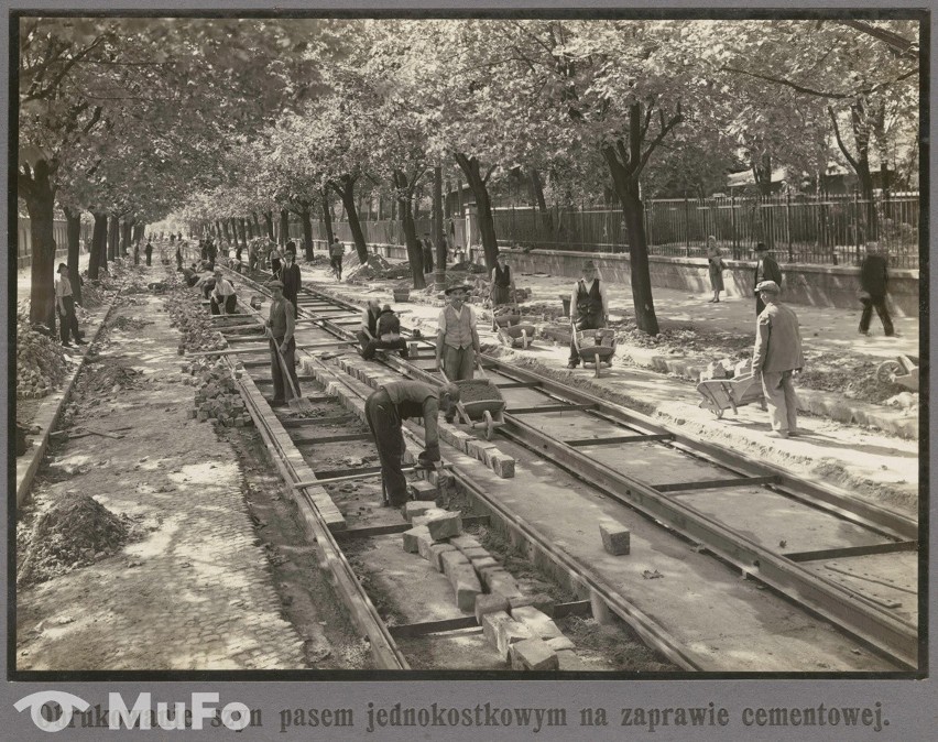 Kraków. Tak powstawały linie tramwajowe w centrum miasta [ARCHIWALNE ZDJĘCIA]