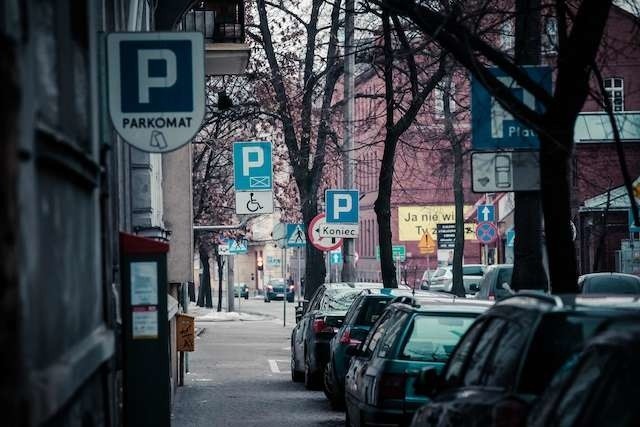 Strefa płatnego parkowaniaparkingi miejskie w sobotę, ulica Krasińskiego