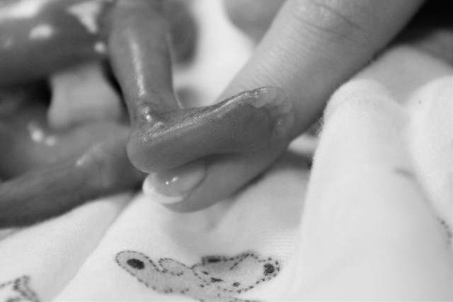 Poronienie na każdym etapie ciąży to traumatyczne przeżycie dla rodziców